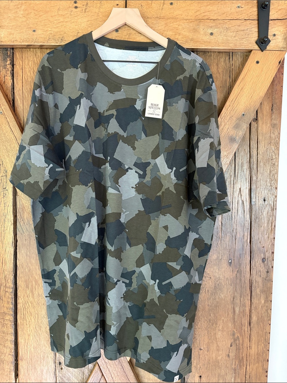 NWT Lands' End Men’s XXL/T 50-52 Blake Shelton Vintage Green Camouflage T-Shirt.